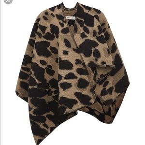 Burberry Jacquard Animal Print Cape/poncho